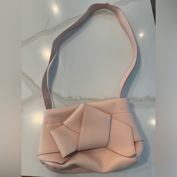 Acne Studios Musubi leather handbag - Picture 2 of 8